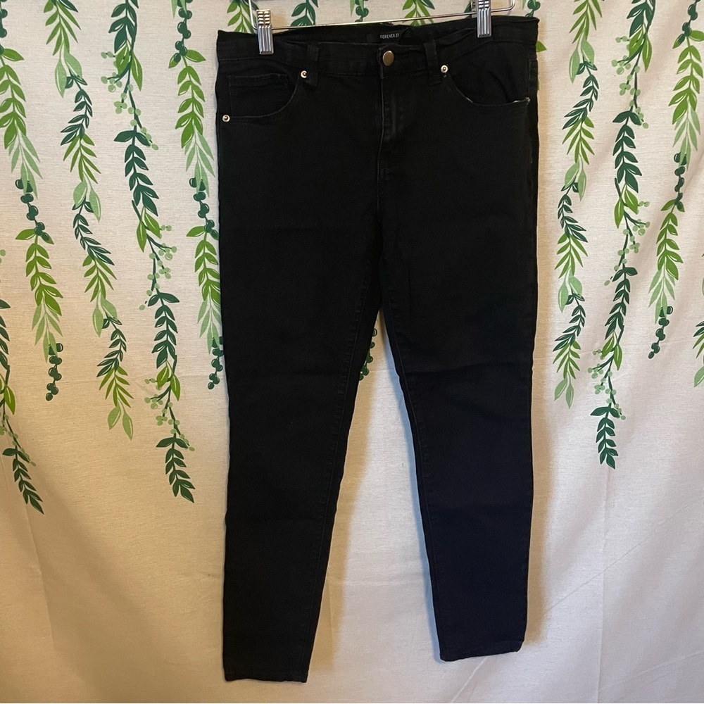Size 29 Forever 21 Black Skinny Jeans C1